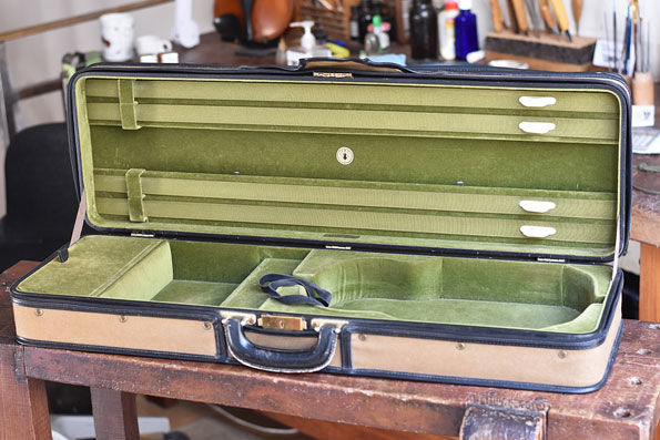Mike Gordge violin case inside